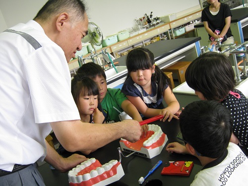 小野寺北小で歯に関する授業5